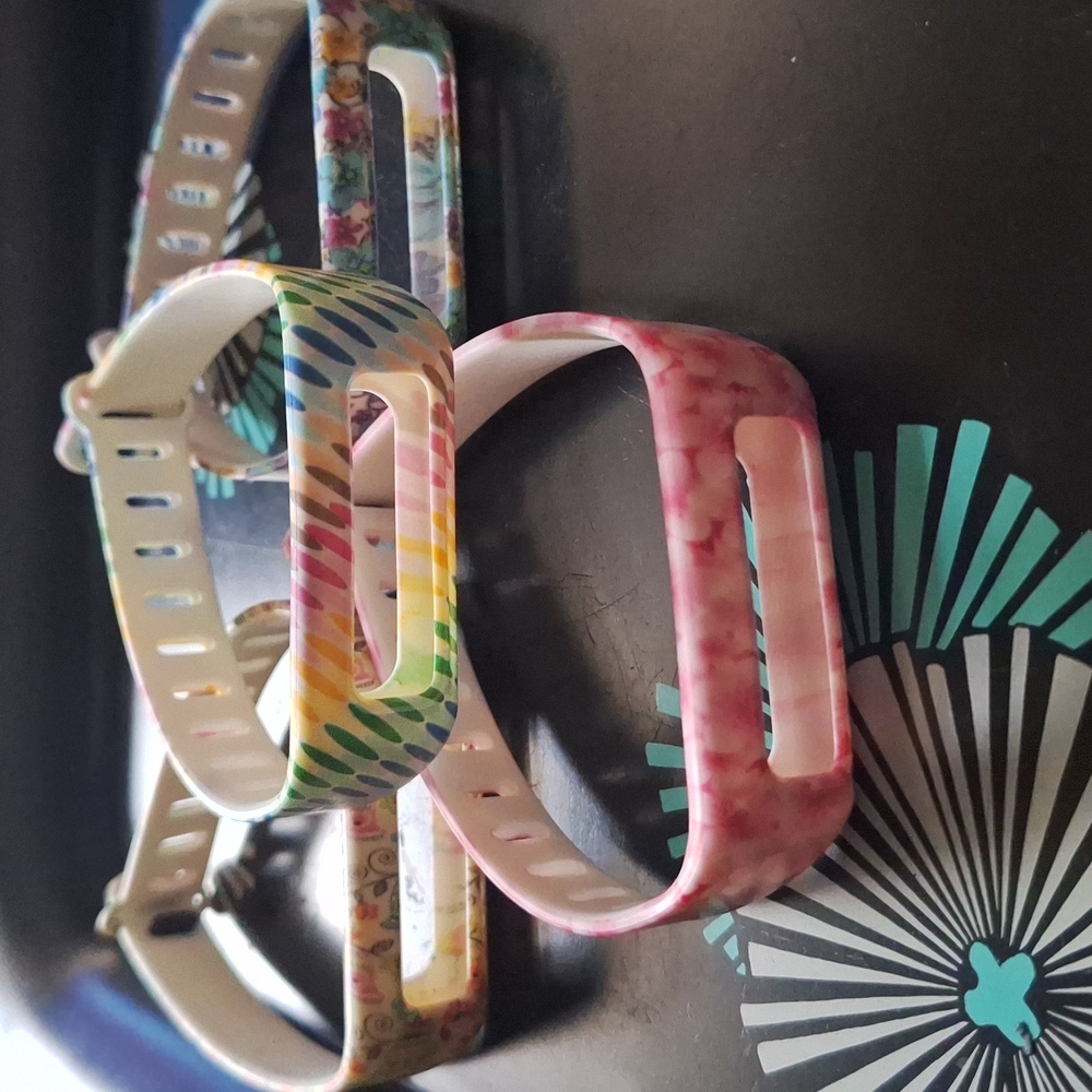Fit Bit Silicone Sports Band Lot (4) Medium